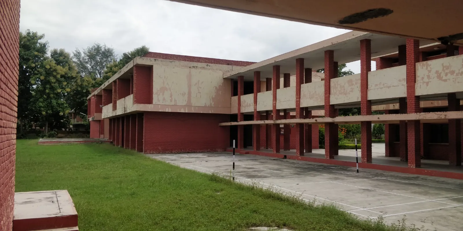 I studied in a school my father designed in the 1970s — image 2