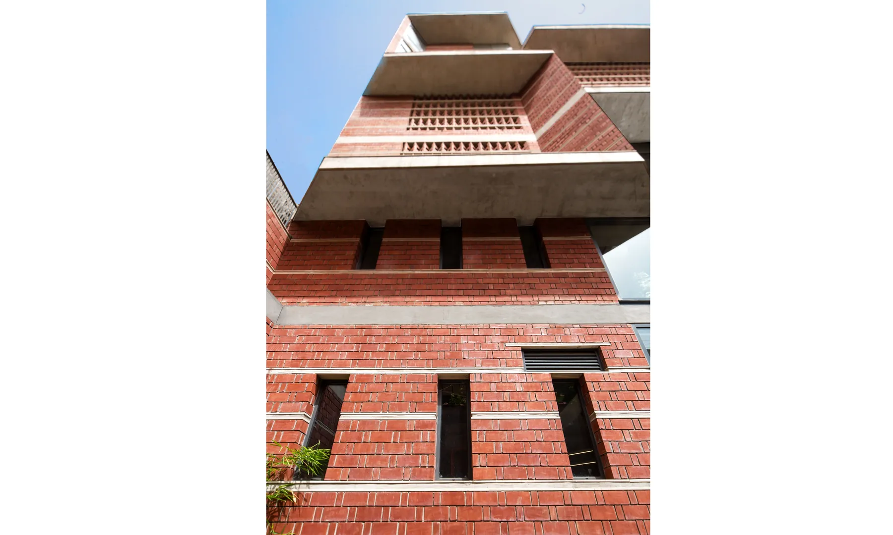 Corporate Head Office for Asmara Apparels, Plot 378, Udyog Vihar Phase II, Gurugram — photograph 2 of 5