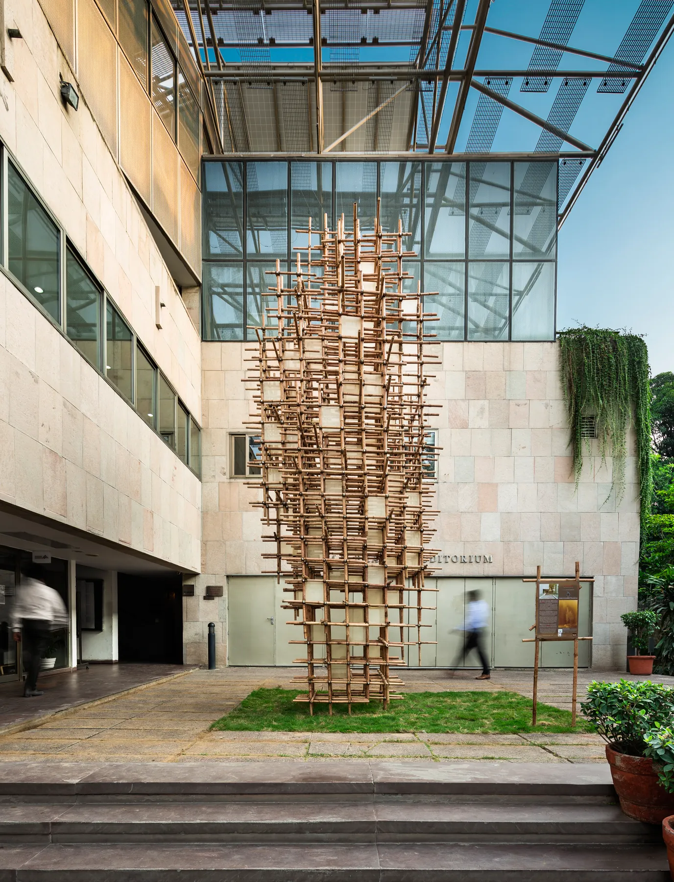 Pilkhan — An Installation, Alliance Française de Delhi, New Delhi — photograph 1 of 6