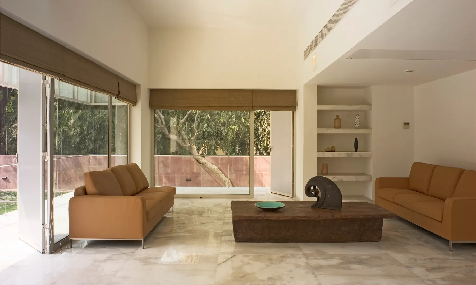 Residence for the French Trade Commissioner, Sundar Nagar, New Delhi — photograph 3 of 5